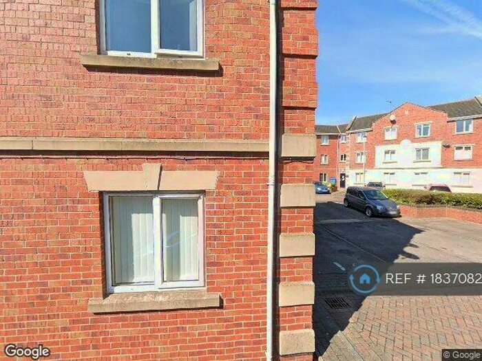 2 Bedroom Flat To Rent In Lock Keepers Court, Hull, HU9