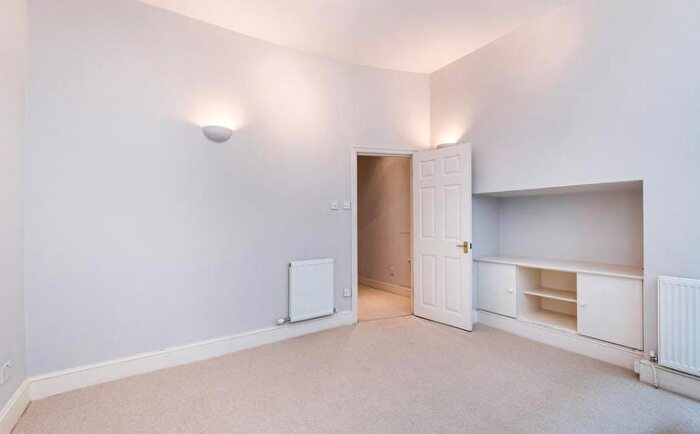 3 Bedroom Apartment To Rent In Baker Street, Marylebone, London, NW1