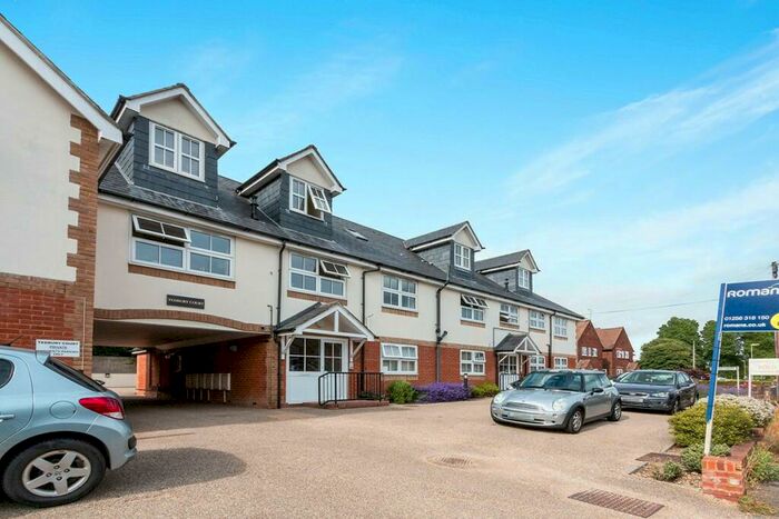 2 Bedroom Flat To Rent In Soper Grove, Basingstoke, Hampshire, RG21