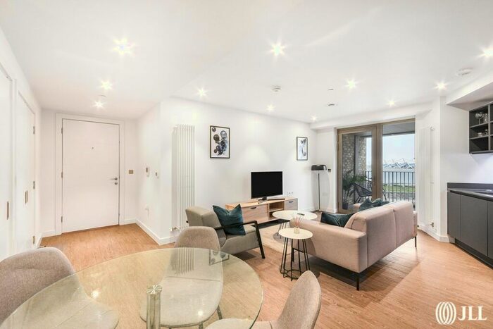 2 Bedroom Flat To Rent In Western Gateway, London, E16