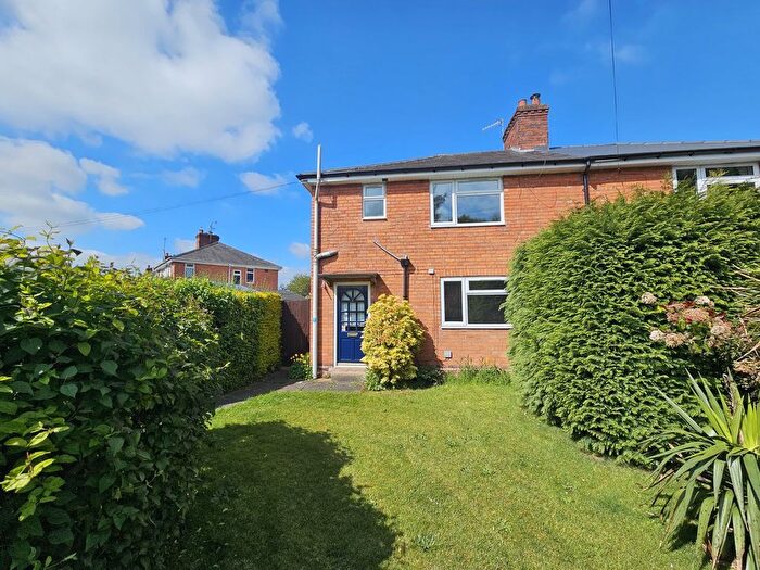 3 Bedroom Semi-Detached House For Sale In Burcot Avenue, Bromsgrove, B60