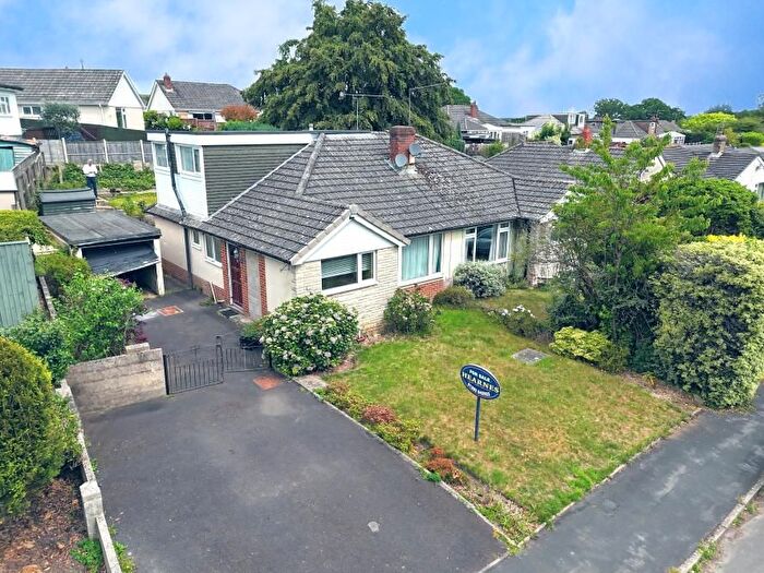 4 Bedroom Semi-Detached House For Sale In Mallard Road, Colehill, BH21