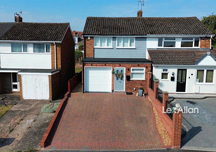 3 Bedroom Semi-Detached House For Sale In Walker Avenue, Brierley Hill, DY5
