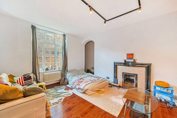 Studio To Rent In Chelsea Manor Street, Chelsea, London, SW3