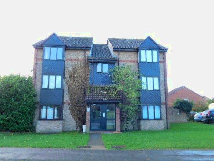 Studio To Rent In Holly Gardens, West Drayton, UB7