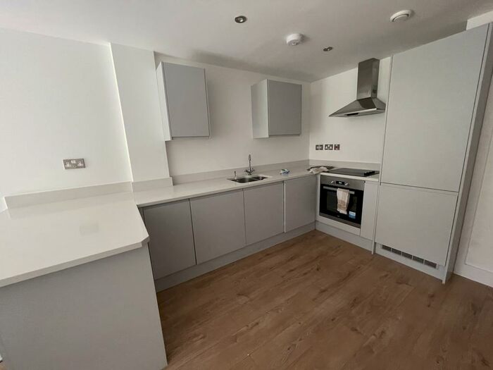 1 Bedroom Apartment To Rent In Leyland House, LS9