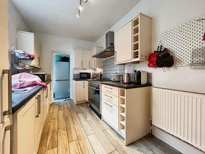 3 Bedroom Terraced House For Sale In Wycliffe Road, Abington, Northampton, NN1