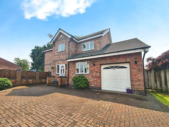 3 Bedroom Detached House To Rent In Mayer Street, Stockport, Greater Manchester, SK2