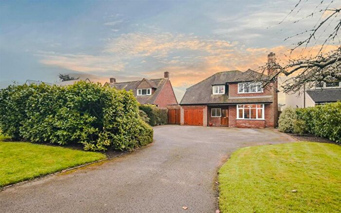 4 Bedroom Detached House For Sale In Main Street, Barton Under Needwood, DE13