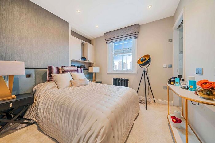 2 Bedroom Flat For Sale In Kings Road, Chelsea, London, SW10