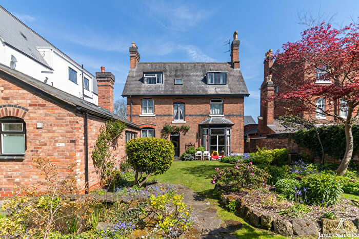 6 Bedroom Detached House For Sale In Clarendon Road, Birmingham, B16