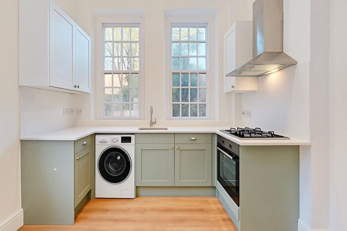 1 Bedroom Flat To Rent In Chevy Road, Southall, UB2