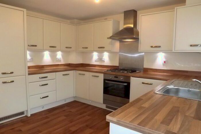 3 Bedroom Semi-Detached House To Rent In Buttermere Crescent, Doncaster, DN4