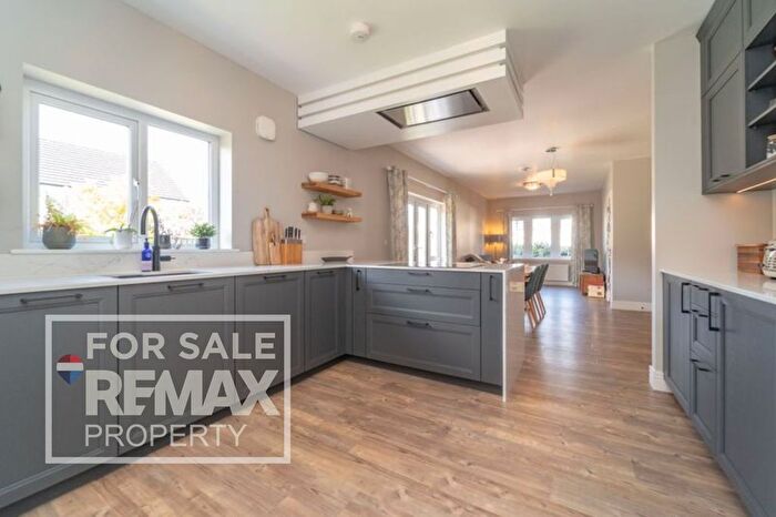 5 Bedroom Detached House For Sale In West Cairn View, Murieston, Livingston, EH54