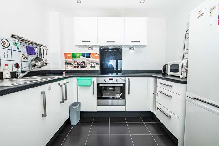 3 Bedroom Flat To Rent In Fairthorn Road, London, SE7