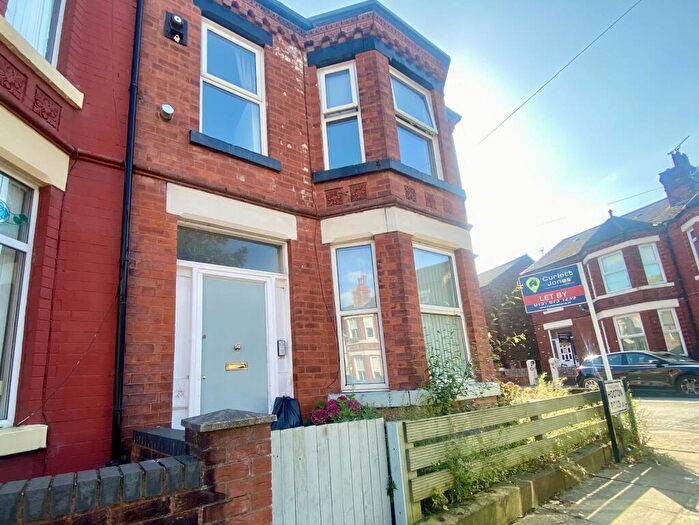 3 Bedroom Apartment To Rent In Hooton Road, Liverpool, L9