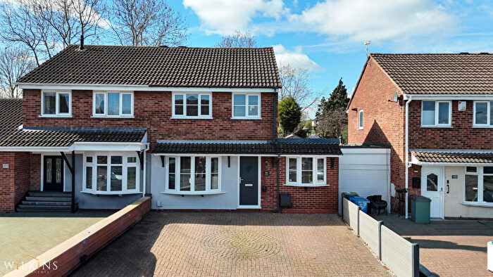 4 Bedroom Semi Detached House For Sale In Foxglove, Amington, Tamworth, Staffordshire, B77