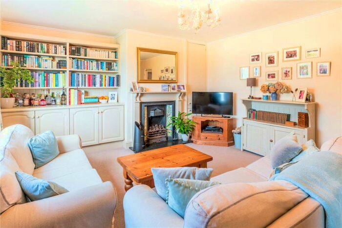 4 Bedroom Terraced House For Sale In Parciau, Mynytho, Gwynedd, LL53