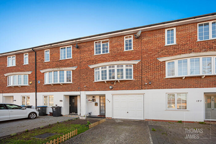 4 Bedroom Terraced House For Sale In Hoppers Road, London, N21