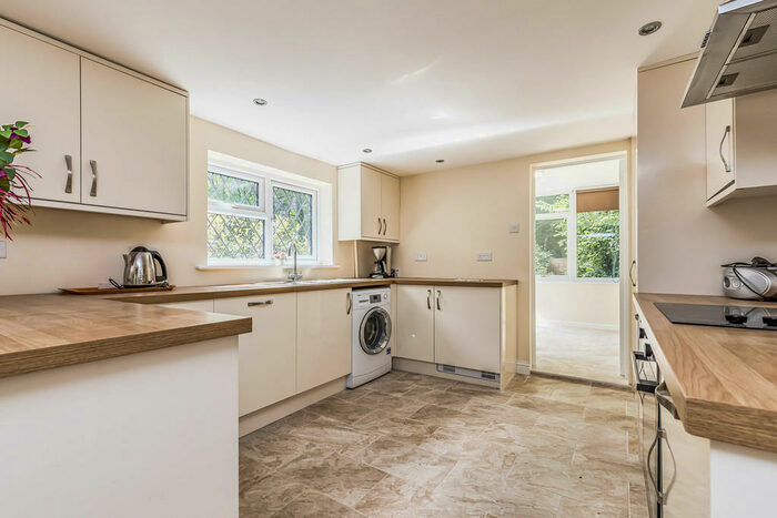 4 Bedroom Cottage To Rent In Priors Leaze Lane, Hambrook, PO18