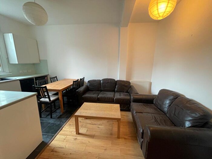 4 Bedroom Flat To Rent In Allen Road, Newington Green, N16