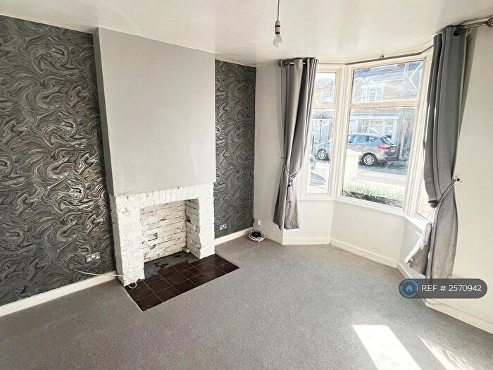 3 Bedroom Semi-Detached House To Rent In Salisbury Avenue, Stanford-Le-Hope, SS17
