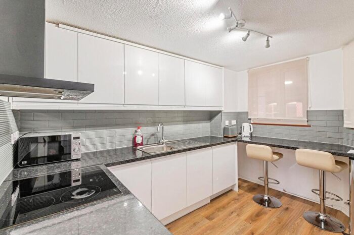 2 Bedroom Flat For Sale In Queensgate Centre, Orsett Road, Grays, Essex, RM17