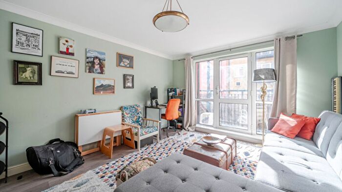 1 Bedroom Flat For Sale In Candle Street, Stepney, E1