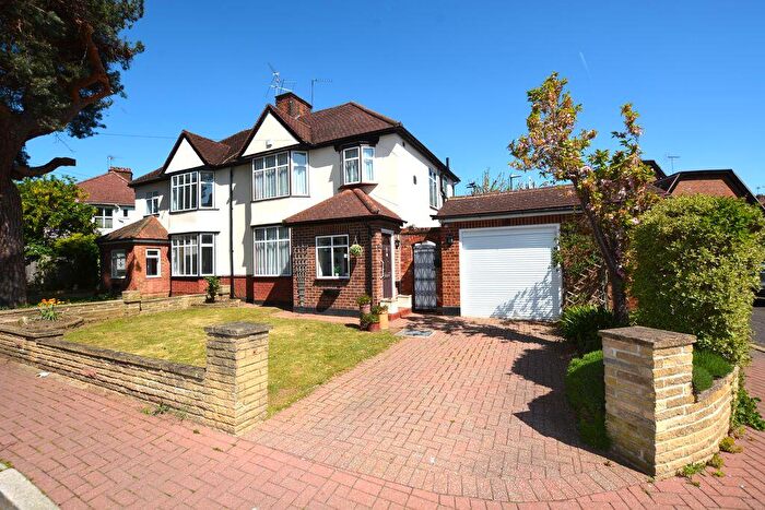 3 Bedroom Semi Detached House For Sale In Woodridings Close Hatch End, HA5