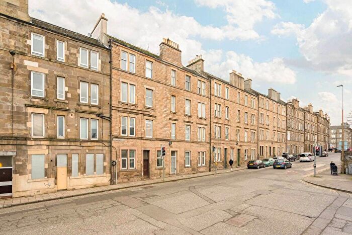 2 Bedroom Flat For Sale In Broughton Road, Edinburgh, EH7