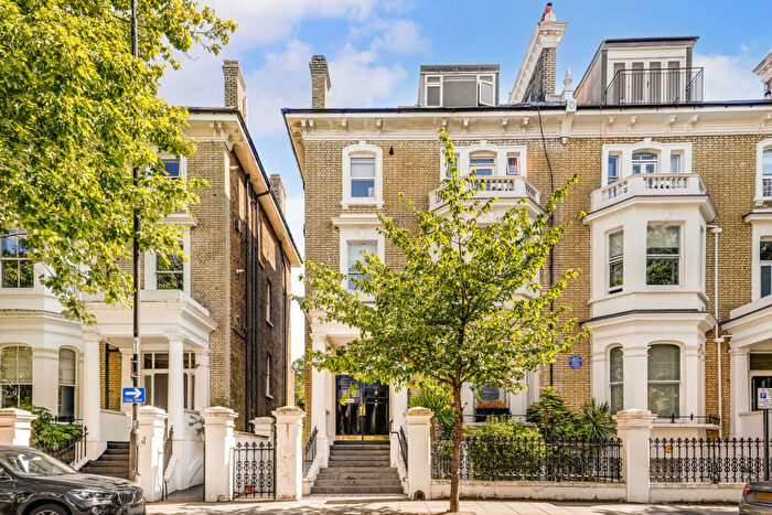 2 Bedroom Flat For Sale In Redcliffe Gardens, Chelsea, SW10