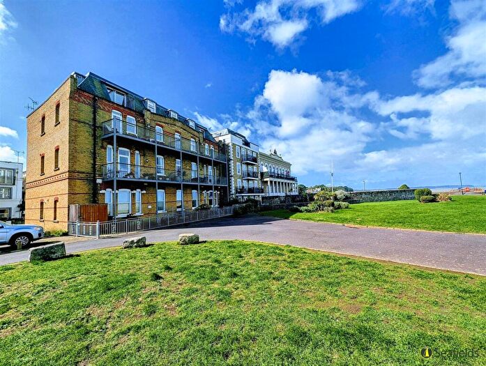 2 Bedroom Apartment For Sale In St. Thomas Street, Ryde, PO33