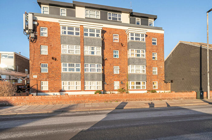 2 Bedroom Flat To Rent In Highland Road, Southsea, Hampshire, PO4