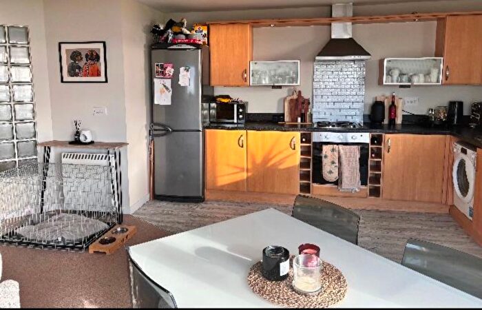 2 Bedroom Flat To Rent In Flat, Cwrt Mary Welch, Pentre Doc Y Gogledd, Llanelli, SA15