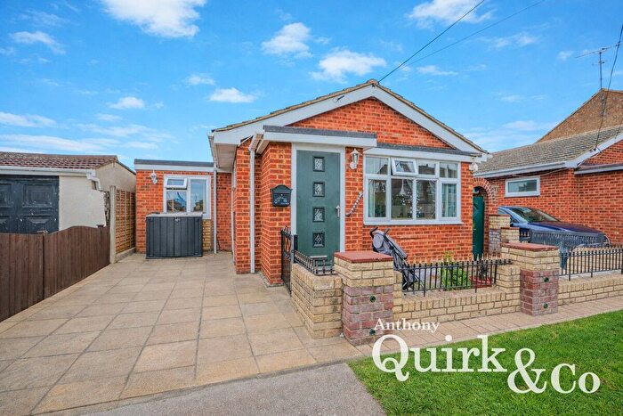 2 Bedroom Detached Bungalow For Sale In Hope Road, Canvey Island, SS8