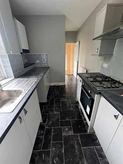 3 Bedroom Flat To Rent In Benfield Road, Newcastle Upon Tyne, NE6