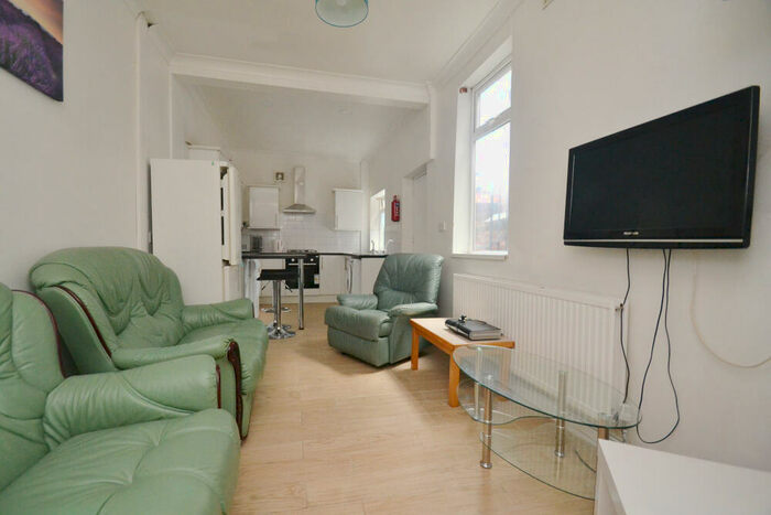 5 Bedroom Terraced House To Rent In Standish Road, Fallowfield, Manchester, M14