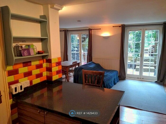 1 Bedroom Flat To Rent In Hawkwood Mount, London, E5