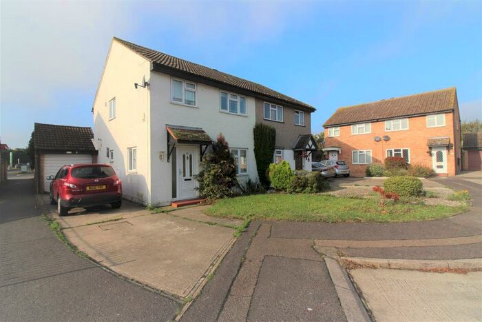 3 Bedroom House To Rent In Menish Way, Chelmsford, CM2