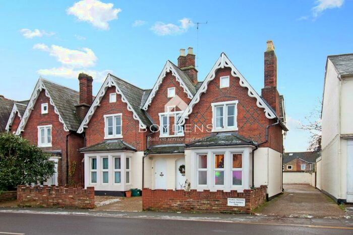 Flat To Rent In Military Road, Colchester, Essex, CO1