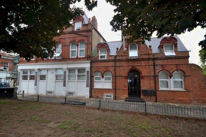 2 Bedroom Flat To Rent In Station Road, E7