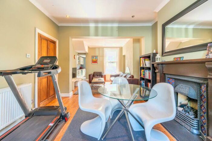 2 Bedroom House To Rent In Caistor Park Road, Stratford, London, E15