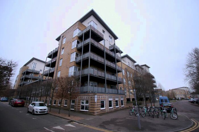 2 Bedroom Flat To Rent In Metropolitan Station Approach, Watford, Hertfordshire WD18