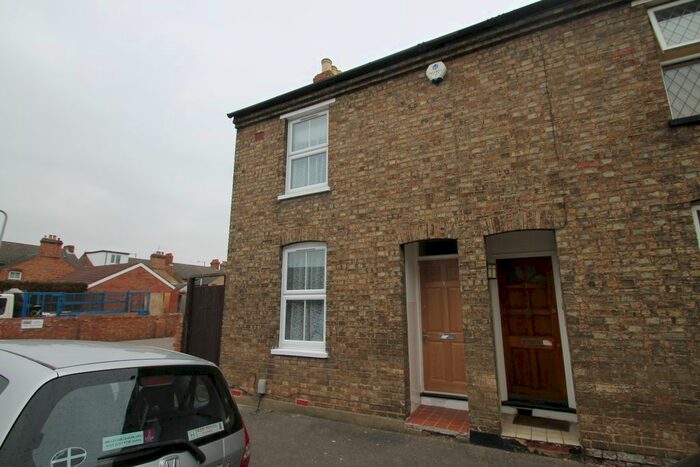 2 Bedroom End Of Terrace House To Rent In Dean Street, Bedford MK40