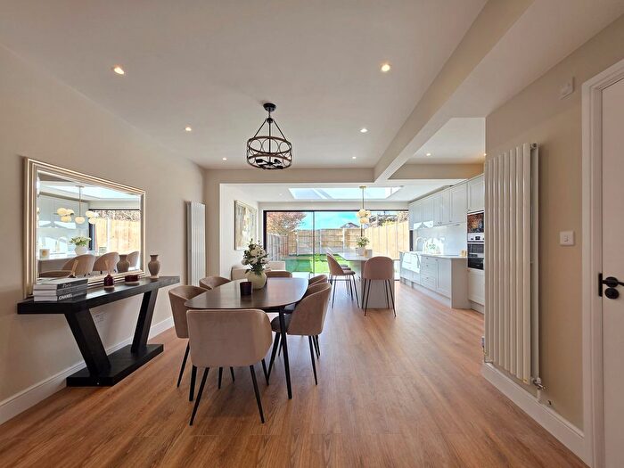 5 Bedroom Terraced House For Sale In Glenesk Road, London, SE9