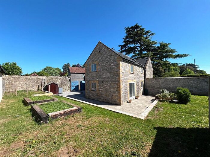4 Bedroom Detached House For Sale In Wearne Lane, Langport, TA10