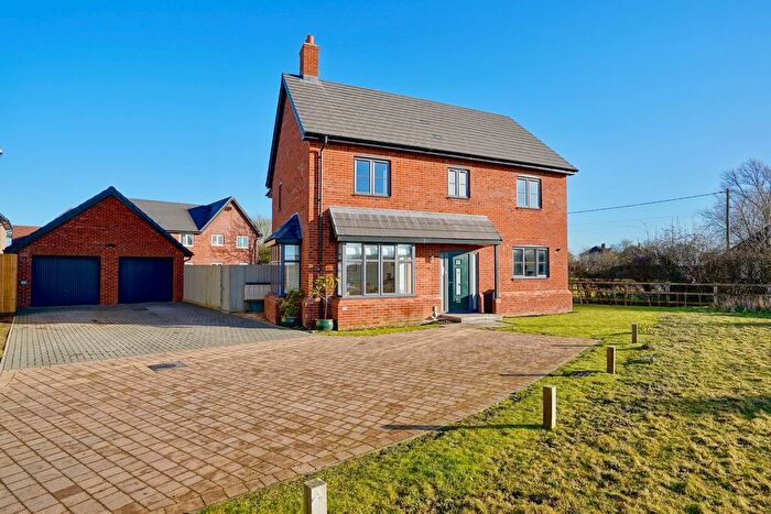 4 Bedroom Detached House For Sale In Fyson Way, Warboys, Huntingdon, PE28
