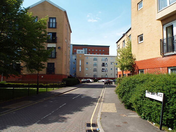 1 Bedroom Apartment To Rent In White Star Place, Central, SO14