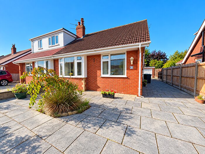 2 Bedroom Bungalow For Sale In Waring Drive, Thornton, FY5