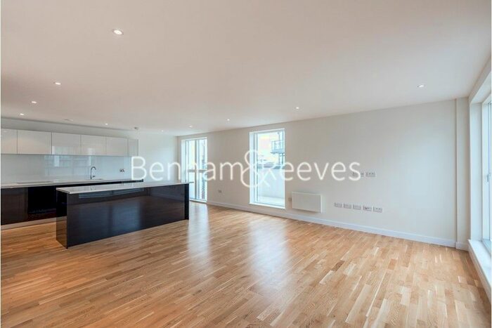 2 Bedroom Flat To Rent In Pump House Crescent, Brentford, TW8
